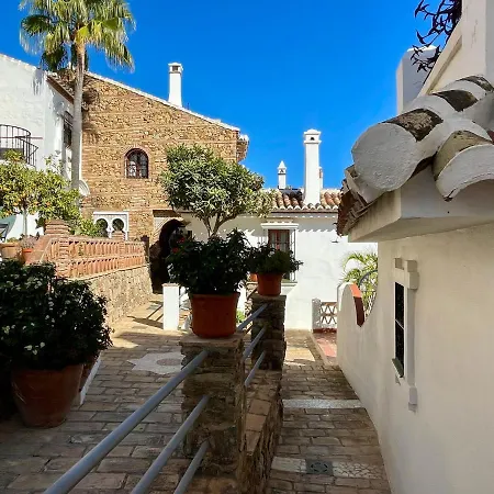 Semidetached Duplex At Puebla Aida, Mijas Golf With Pool, Golf And Sea Views *