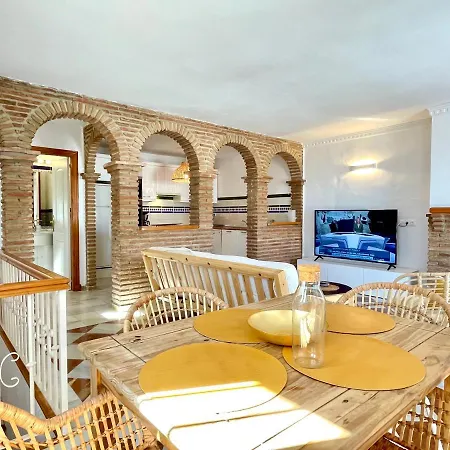 Semidetached Duplex At Puebla Aida, Mijas Golf With Pool, Golf And Sea Views بيت للعطل